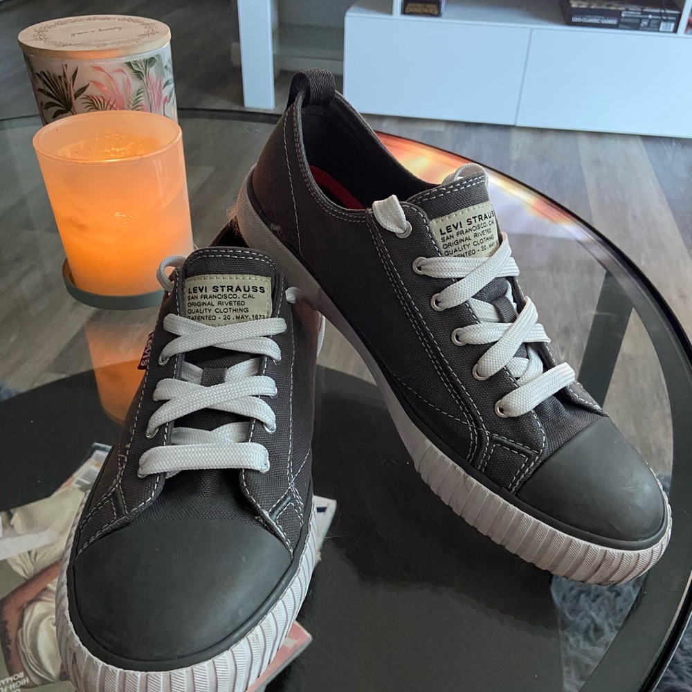Levi's Gray and White Casual Sneakers